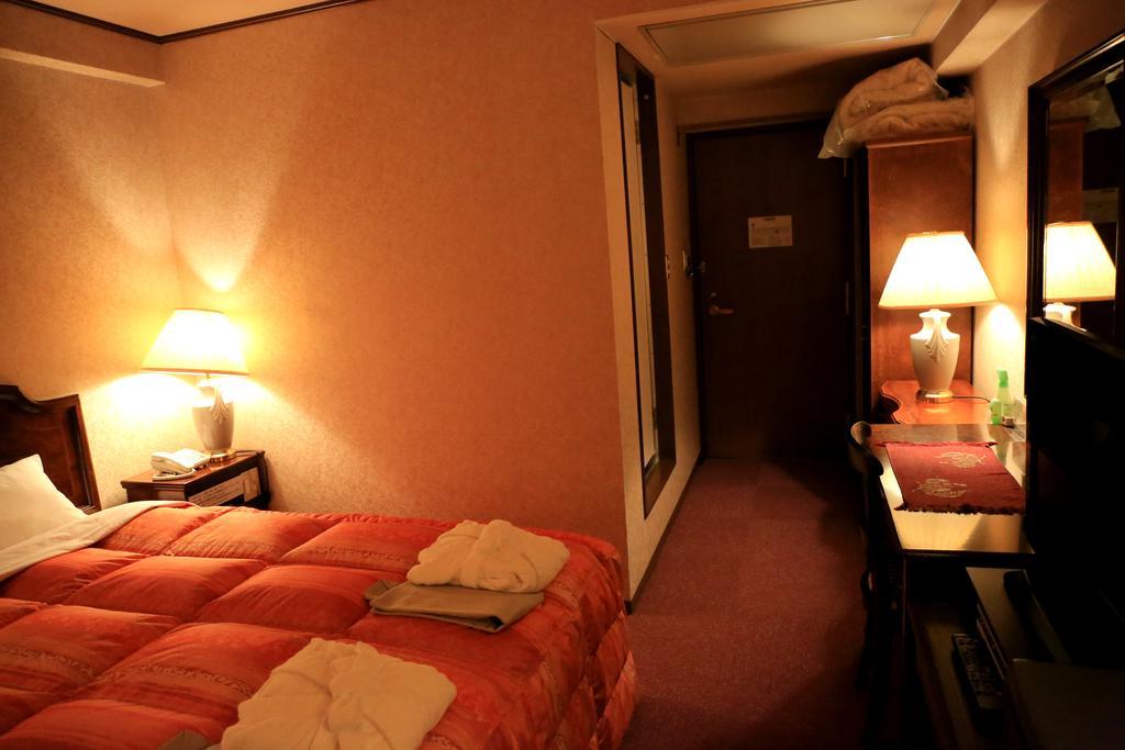 Hotel Palace Inn Toyota Toyota  Extérieur photo