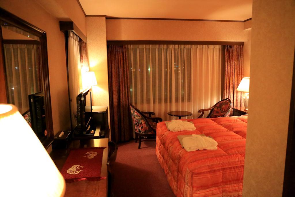 Hotel Palace Inn Toyota Toyota  Extérieur photo
