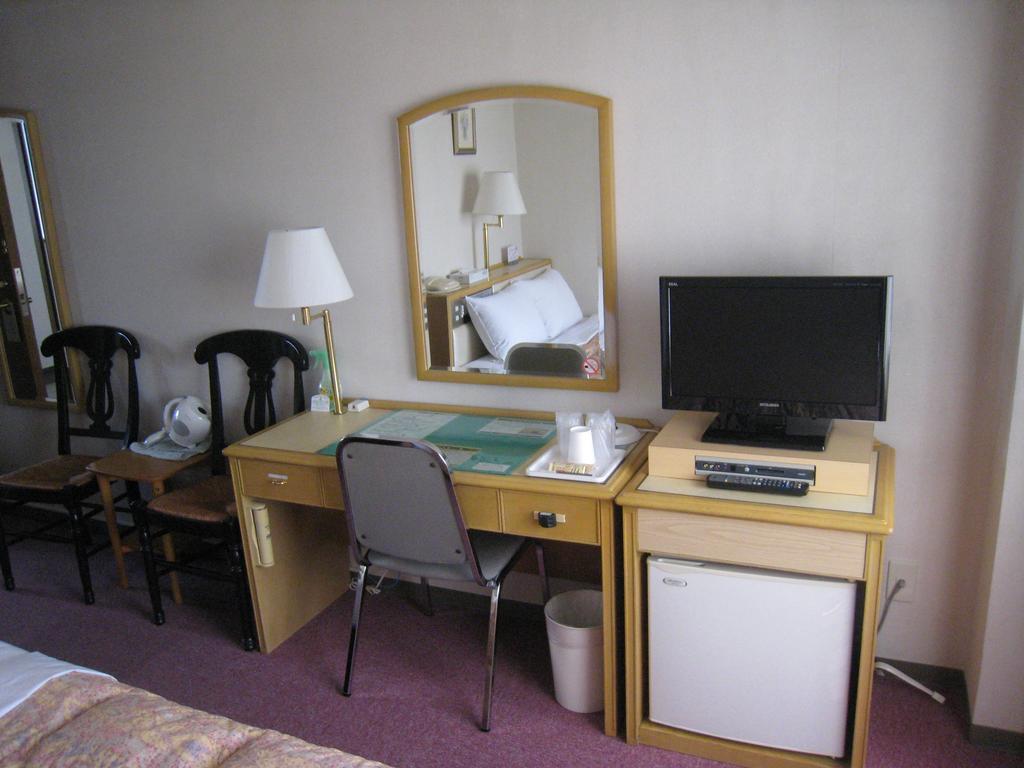 Hotel Palace Inn Toyota Toyota  Extérieur photo