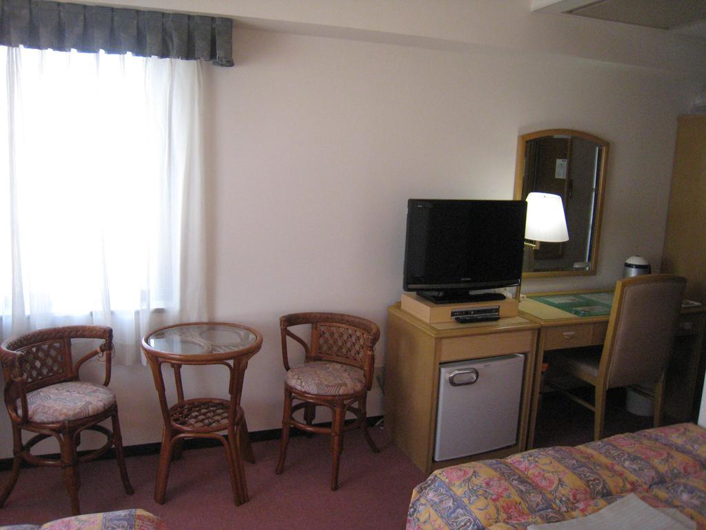 Hotel Palace Inn Toyota Toyota  Extérieur photo