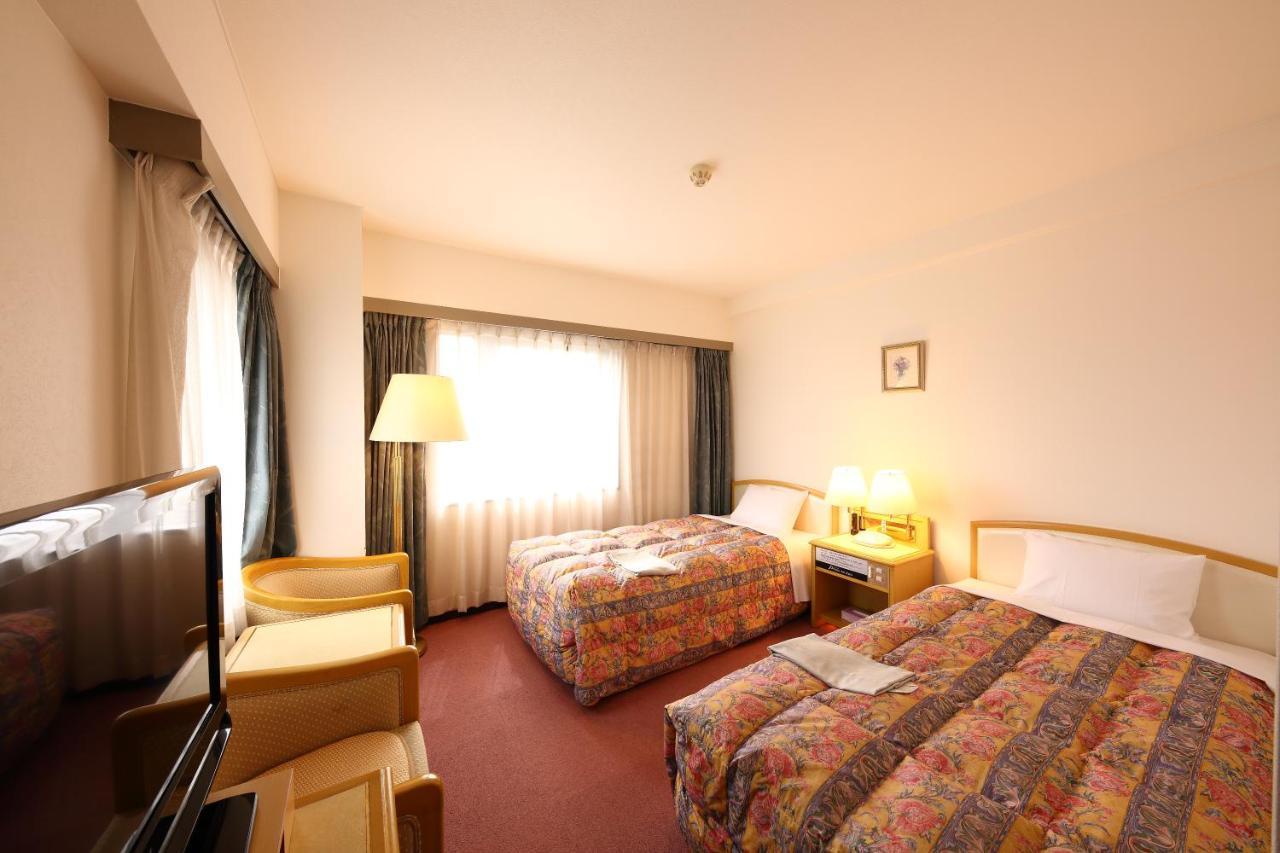 Hotel Palace Inn Toyota Toyota  Extérieur photo