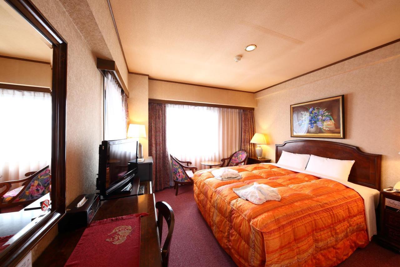 Hotel Palace Inn Toyota Toyota  Extérieur photo
